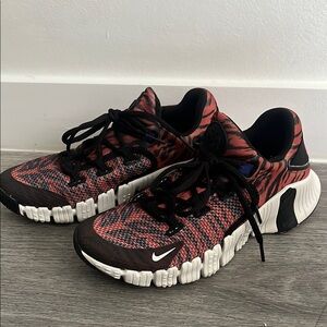 Nike Metcon 4 - Red and Black Athletic Sneakers